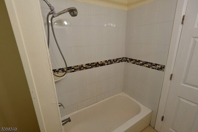 Building Photo - 484 S 16th St