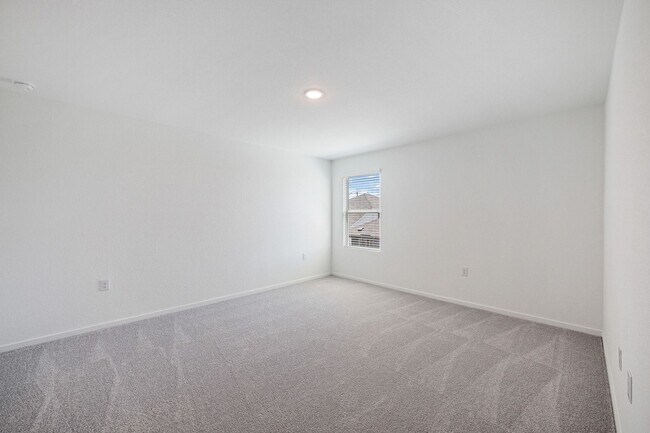 Building Photo - 606 W Cypress St