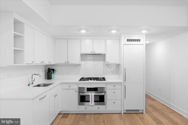 Building Photo - 2869 28th St NW