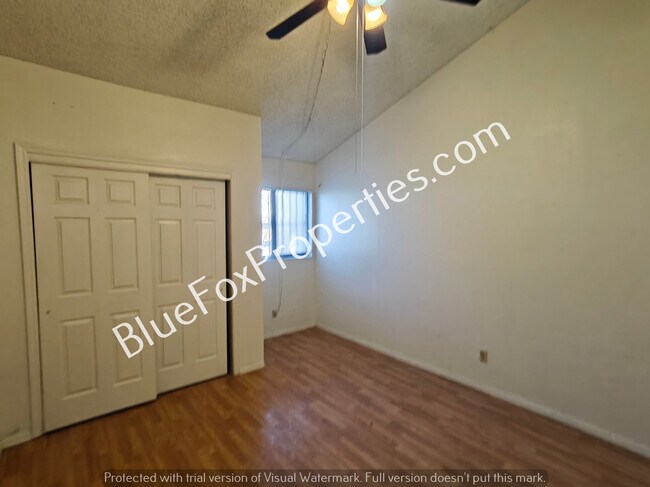 Building Photo - 2740 N Malibu Dr