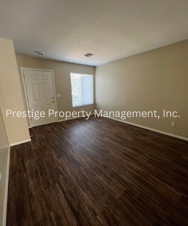 Building Photo - Don't Miss Out On This Southeast Gem!