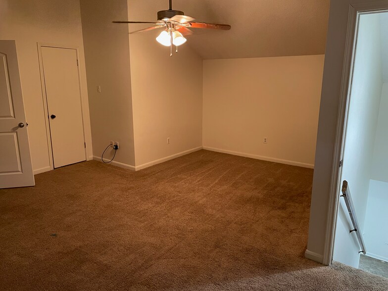 Master Bedroom - 214C Gloria St