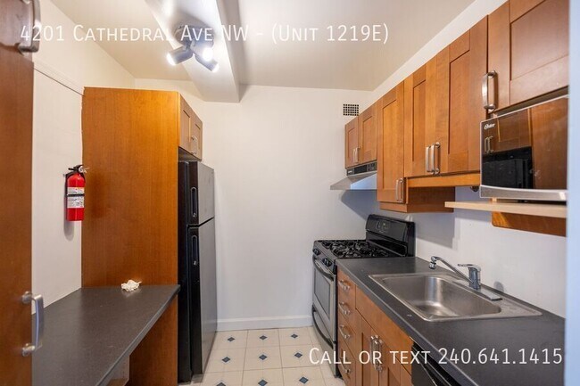 Building Photo - 4201 Cathedral Ave NW
