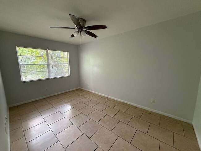 Building Photo - 2512 51st Ave Terrace W