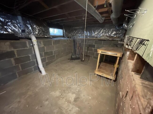 Building Photo - 4909 Beach Ct