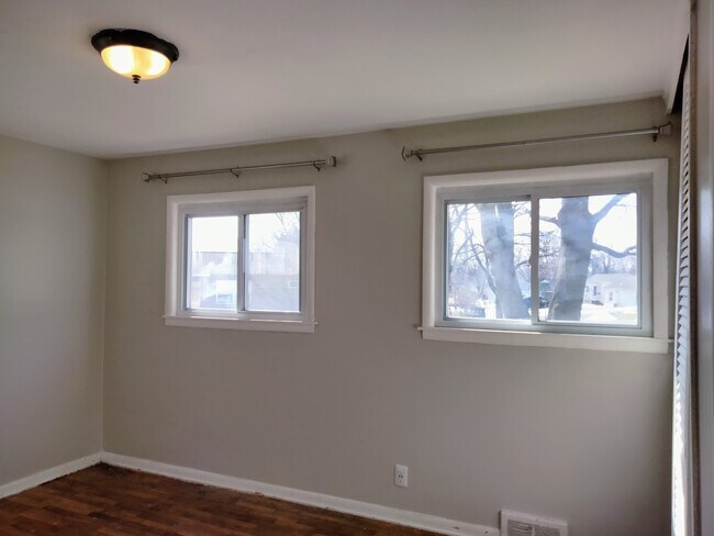 Bedroom - 1004 Gould Rd