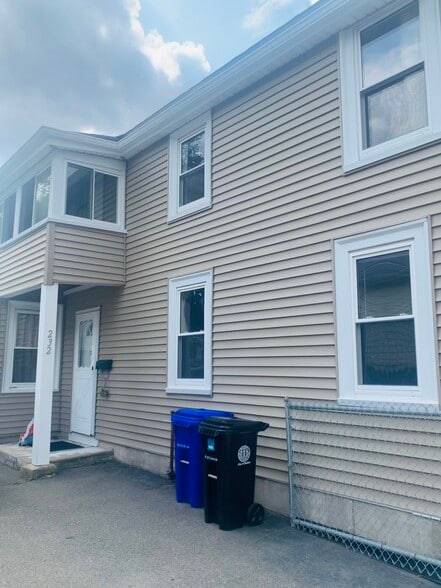 Primary Photo - 232 Charles St