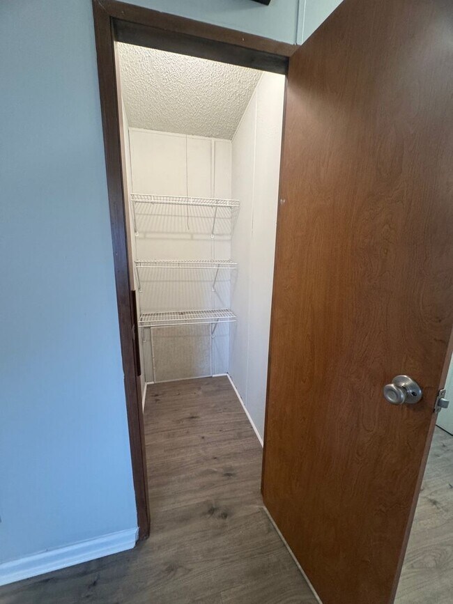 Building Photo - 204 Moss Creek Ln