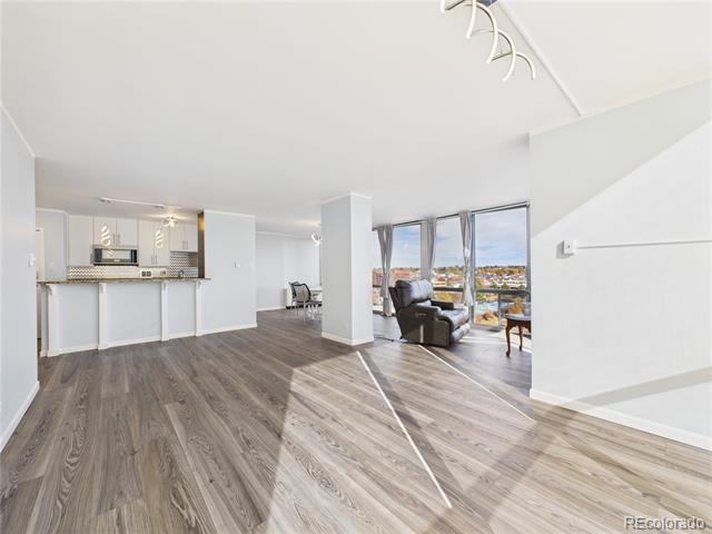 Building Photo - 3100 E Cherry Creek S Dr