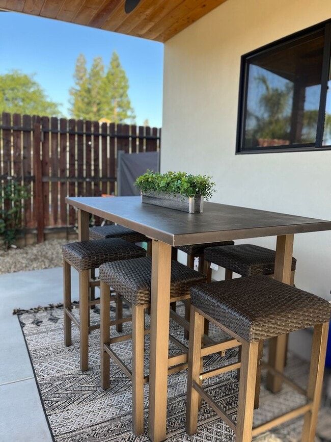 Building Photo - Karin's Kottage-New 2 Bedroom/2 Bath Furnished or Unfurnished Oasis for Lease