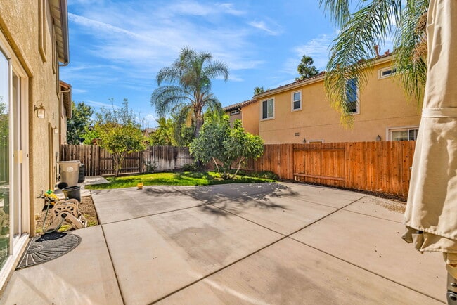 Building Photo - 9 Dulcibbella Pl