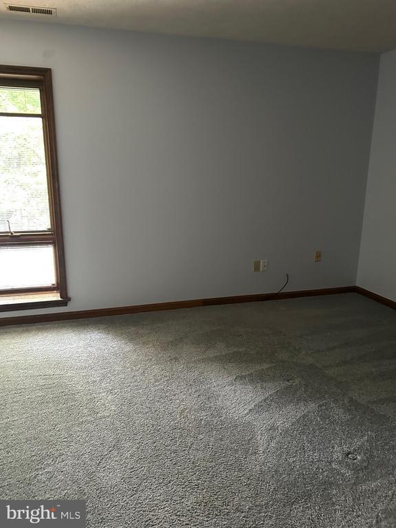 Building Photo - 23243 Rosewood Ct