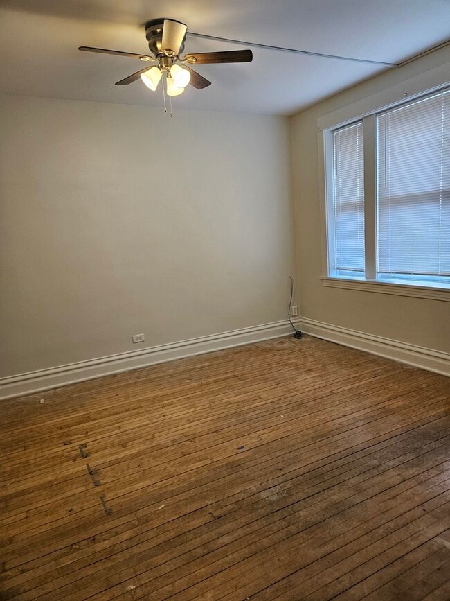 Building Photo - 3507 N Damen Ave