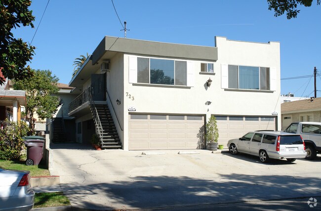 Primary Photo - 723 E Chestnut St