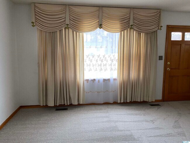 Building Photo - 4211 Tee Jay Dr NW