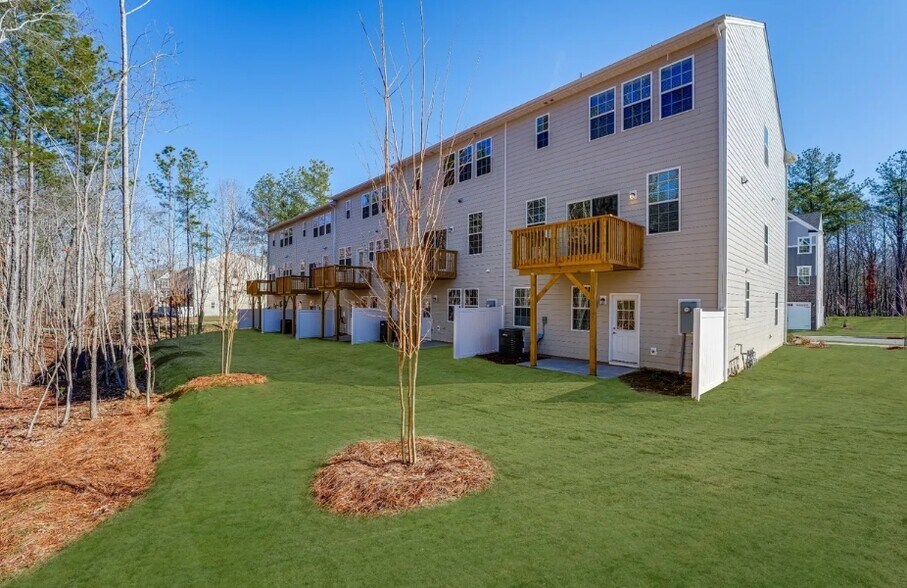 Building Photo - 1203 Mary Jane Ave