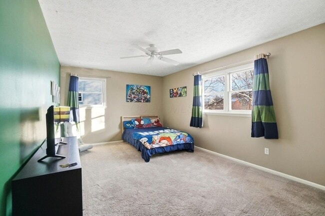 Building Photo - Spacious 4BR Home with Finished Basement & Fenced Yard in Olentangy Hills