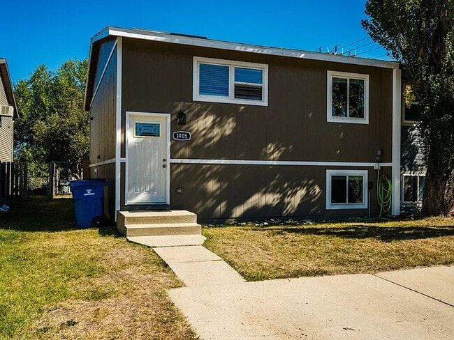 Building Photo - 4 bedroom rental in great neighborhood