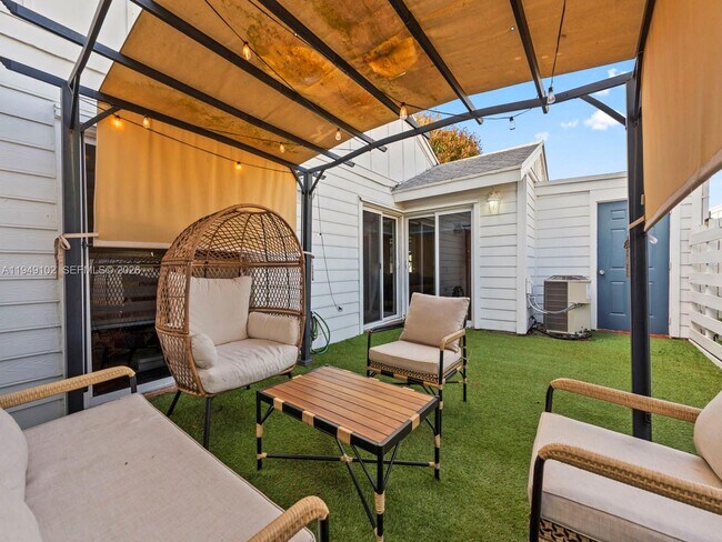 Building Photo - 13737 SW 149th Cir Ln