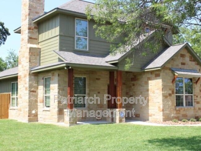 Primary Photo - 1319 Foster Ave