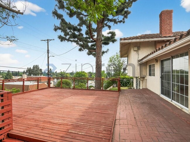 Building Photo - 9534 Swinton Ave