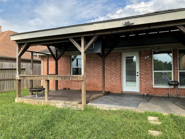 Building Photo - 312 Green Isle Ave