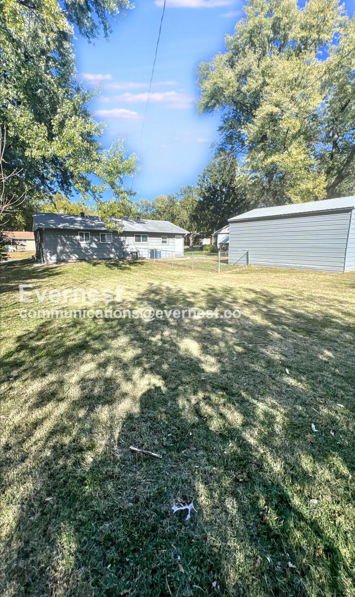 Building Photo - 11305 E 50th Terrace