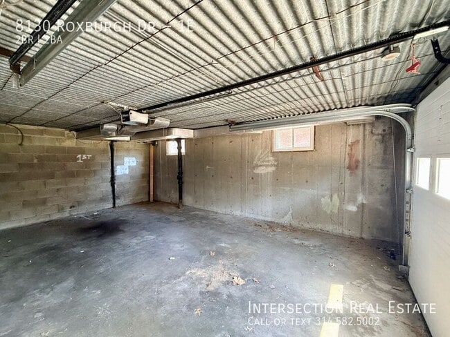 Building Photo - 8130 Roxburgh Dr
