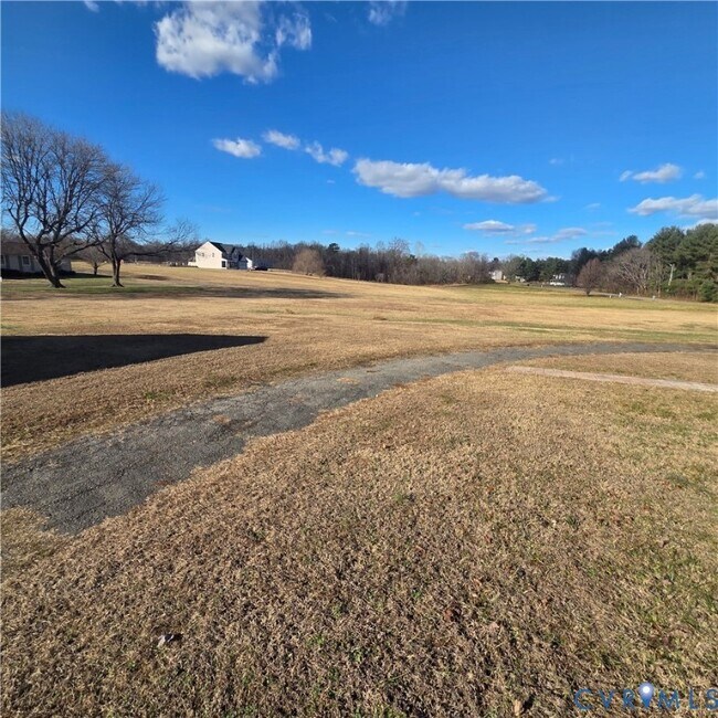 Building Photo - 9005 Pine Hill Rd