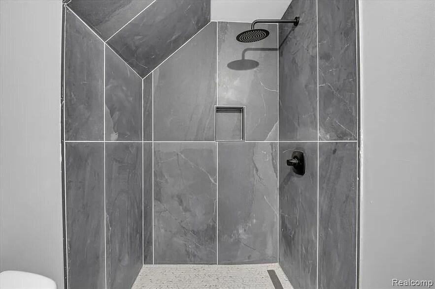 Building Photo - 1502 Virginia Park St