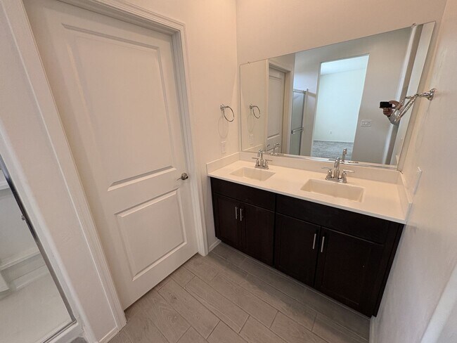 Building Photo - Vail School District with great views 4 bedroom plus den