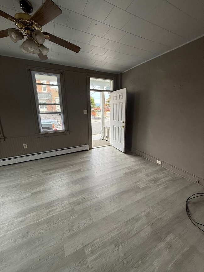 Building Photo - 2 bedroom with a bonus room! Newville PA!