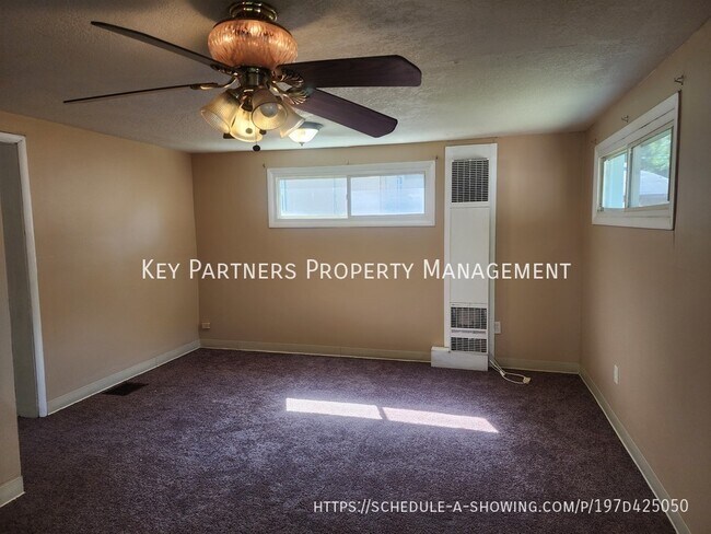 Building Photo - 7320 Charlotte-