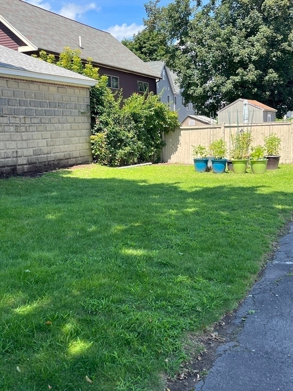 Building Photo - 36 Everett St