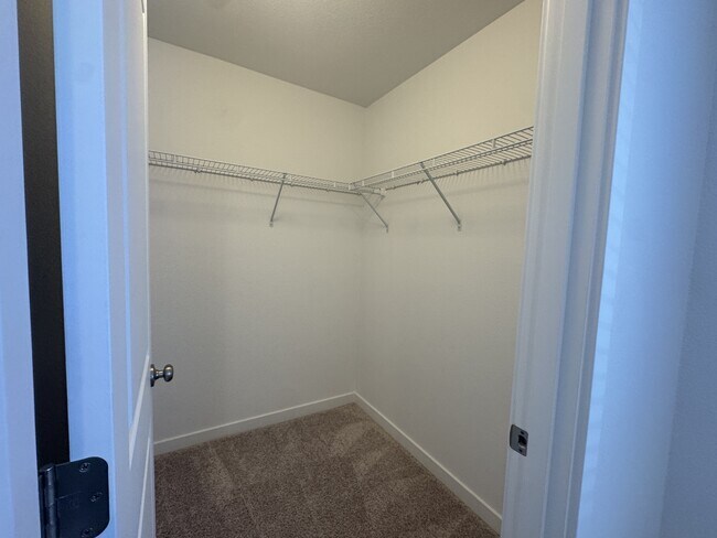 Building Photo - 1400 S 29th Blvd