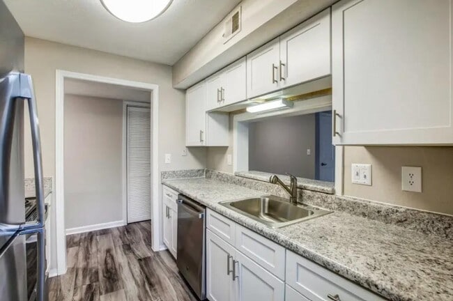 Building Photo - 2845 Holcomb Bridge Rd