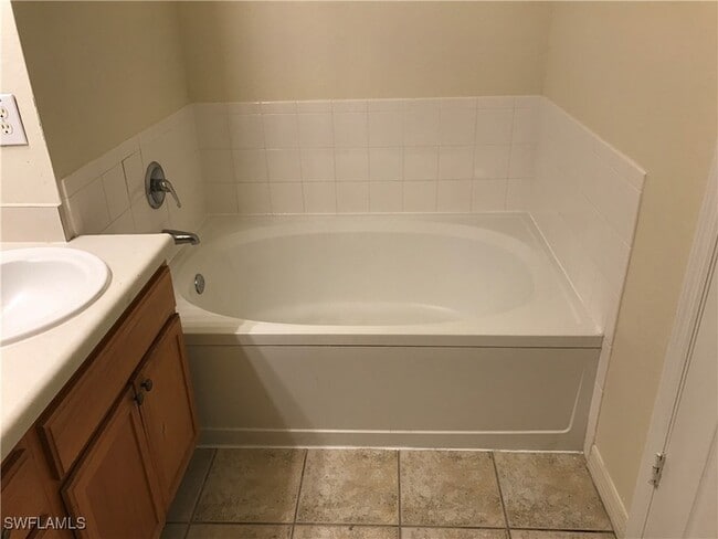 Building Photo - 7985 Preserve Cir