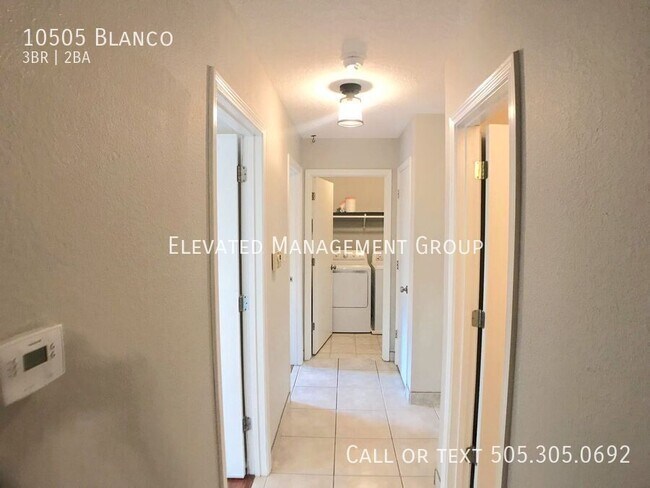Building Photo - 10505 Blanco-