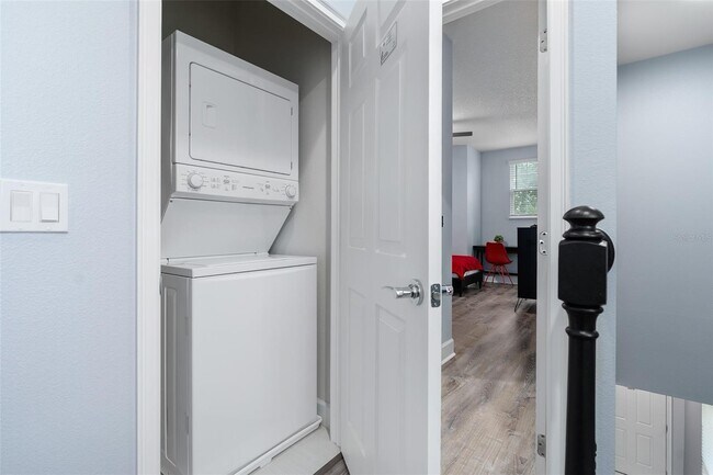 Building Photo - 1601 Tranquil Ave