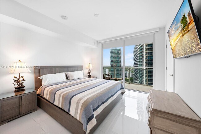 Building Photo - 1080 Brickell Ave