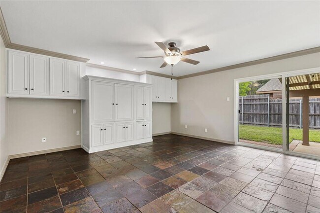 Building Photo - 5009 Pemberton Ln