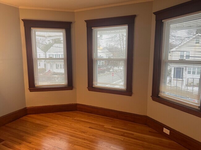 Building Photo - 227 Bellevue St