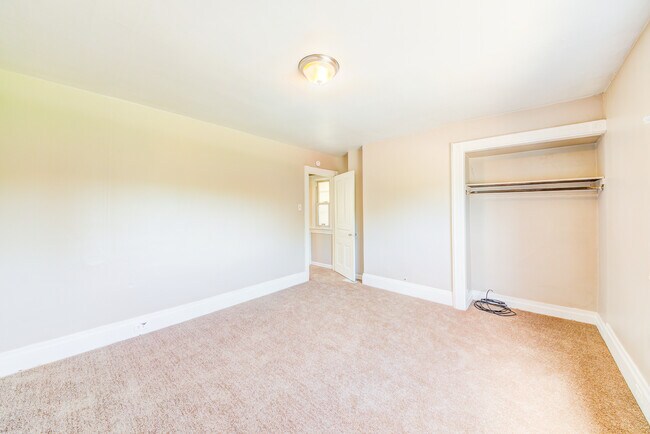 Building Photo - Available JUNE 2026  - Beautiful 3+ Bedroom Home w/ City Views!