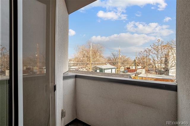 Building Photo - 3810 Julian St