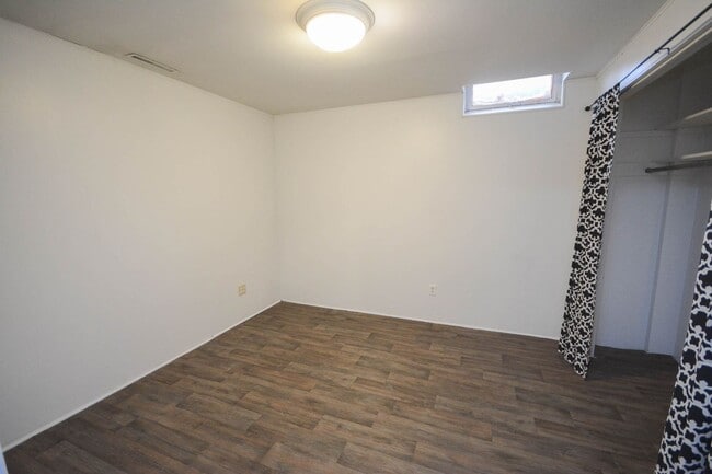 Building Photo - Gorgeous NE Rochester home with TONS of sp...