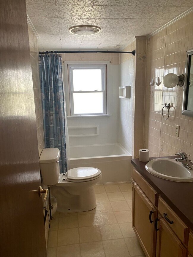 Building Photo - 20433 Amberson Rd