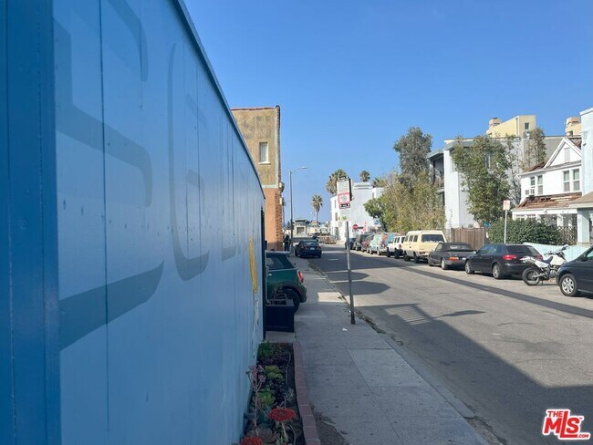 Building Photo - 36 Brooks Ave