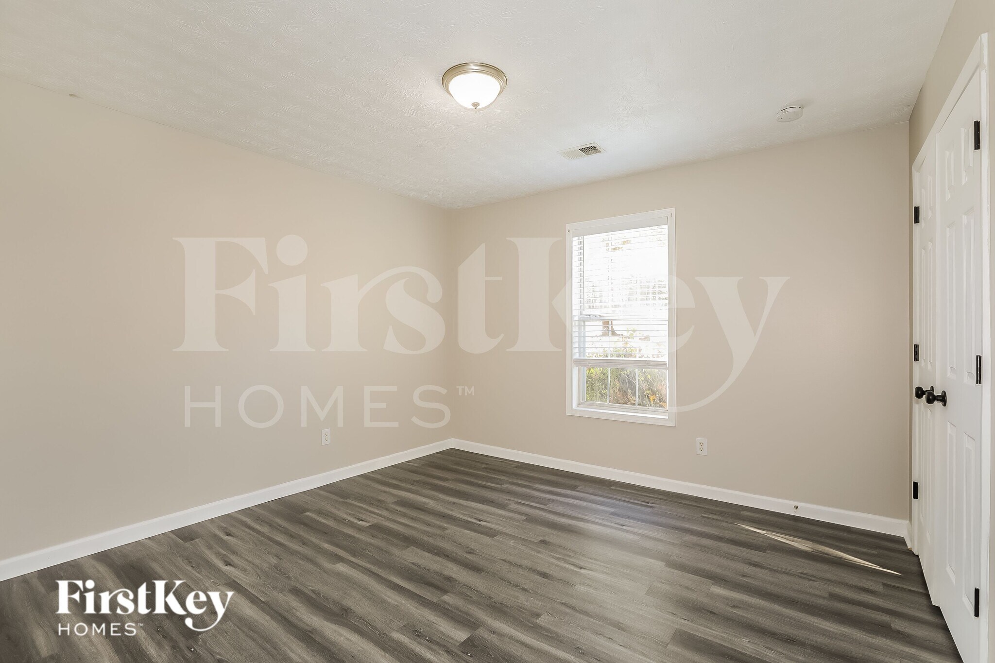 Building Photo - 723 Ridgetop Rd