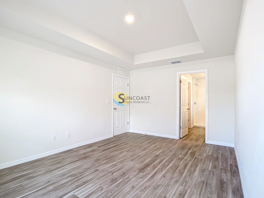 Building Photo - 11501 N Landover Terrace