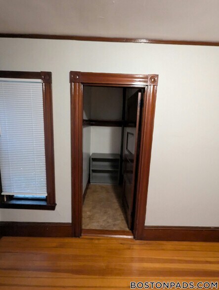 Building Photo - 1068 South St